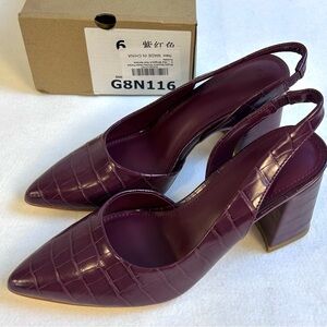 New Women’s Burgundy Embossed Chunky Heel Slingback Shoes / size 6